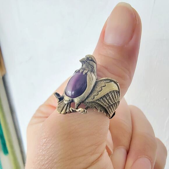 Ornate Eagle Ring w Purple Glass Stone - Picture 4 of 6